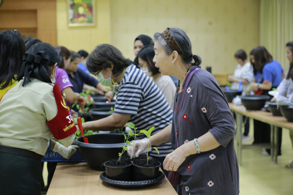 โครงการรณรงค์ส่งเสริมการปลูกผักสวนครัวในภาชนะ